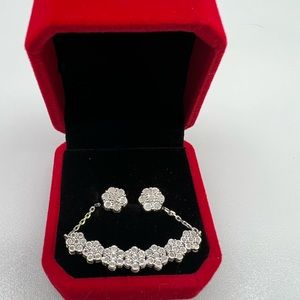 DON"T GO TO DINNING WITHOUT THIS SET SOOOO STUNNING